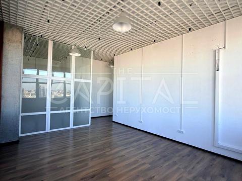 комерційна за адресою Лесі Українки бульв., 7-А