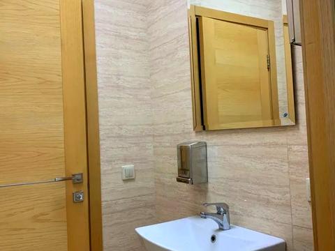 комерційна за адресою Кловський узвіз, 14/24