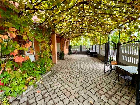 будинок за адресою Шкільна