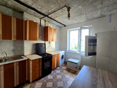 квартира за адресою Космонавтів вул., 146-А