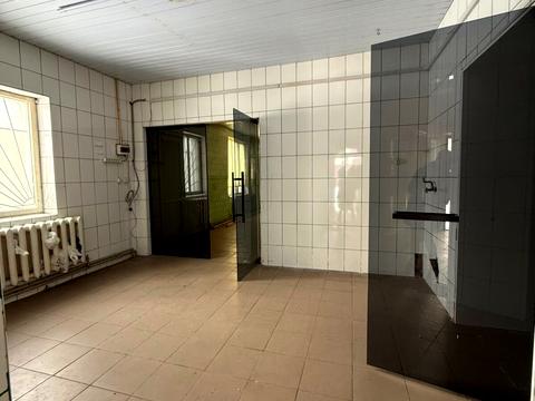 комерційна за адресою Клима Савури, 5