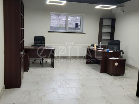 комерційна за адресою Осіння вул., 1