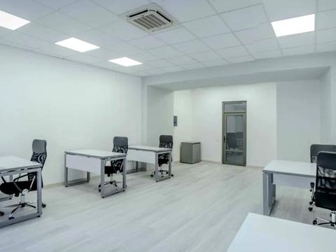 комерційна за адресою Євгена Коновальця вул. (Щорса), 32-Б