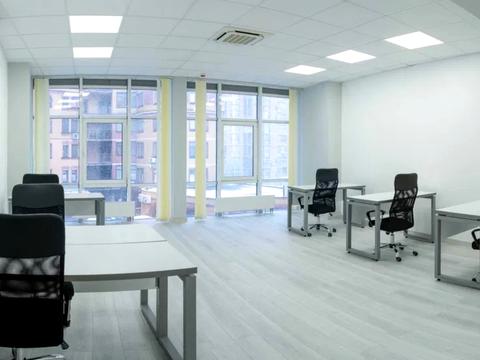 комерційна за адресою Євгена Коновальця вул. (Щорса), 32-Б