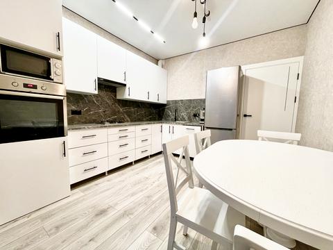 квартира за адресою Героїв Небесної Сотні просп., (Будинок 14/4)