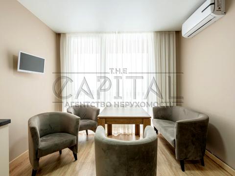 квартира за адресою Причальна вул., 12