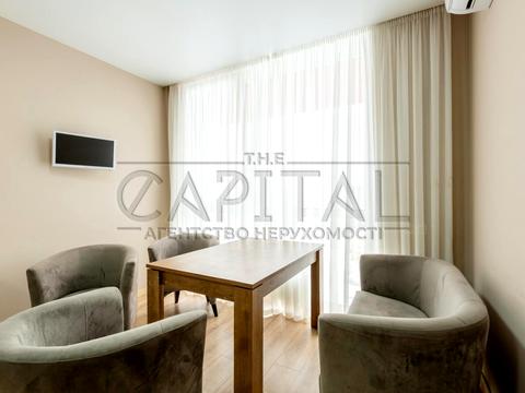 квартира за адресою Причальна вул., 12