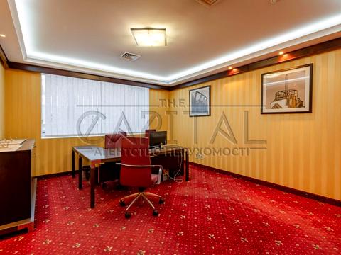 комерційна за адресою Шовковична вул., 42/44