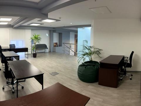 комерційна за адресою Саксаганського вул., 70а