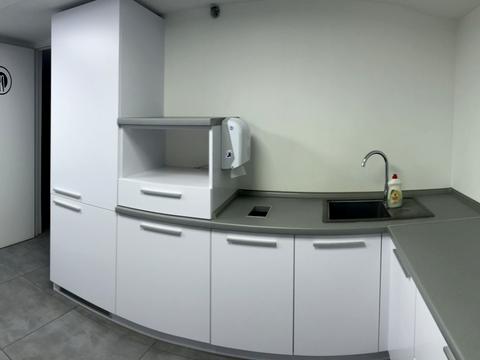 комерційна за адресою Саксаганського вул., 70а