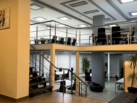 комерційна за адресою Саксаганського вул., 70а