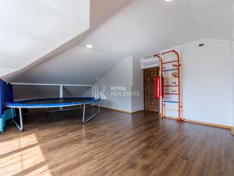 будинок за адресою с. Петропавлівська Борщагівка, Княгині Ольги вул.