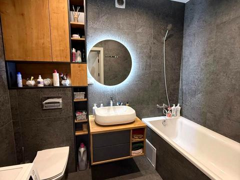 квартира за адресою Петра Маланюка вул., (Будинок 5)