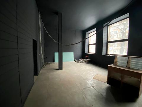 комерційна за адресою Білоруська вул., 38