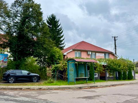 будинок за адресою Шкільна