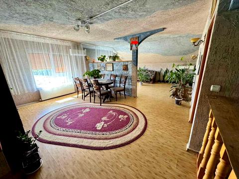 будинок за адресою Шкільна