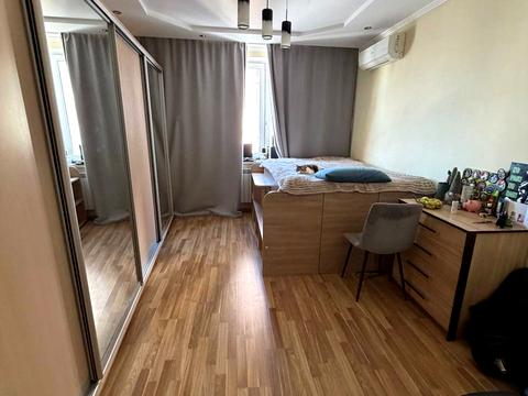 квартира за адресою Дніпровська набережна вул., 23