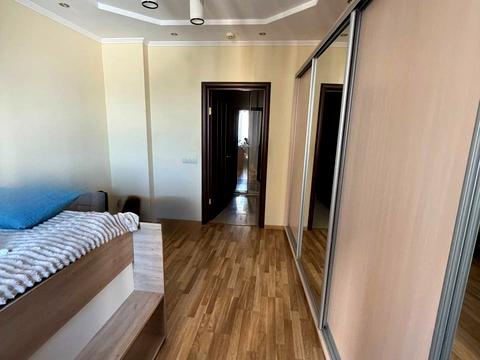 квартира за адресою Дніпровська набережна вул., 23