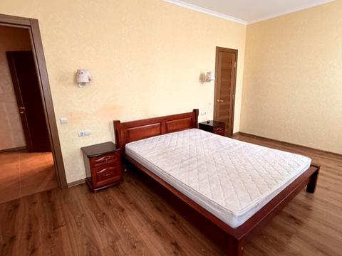 квартира за адресою Анни Ахматової вул., 30