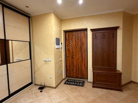 квартира за адресою Анни Ахматової вул., 30