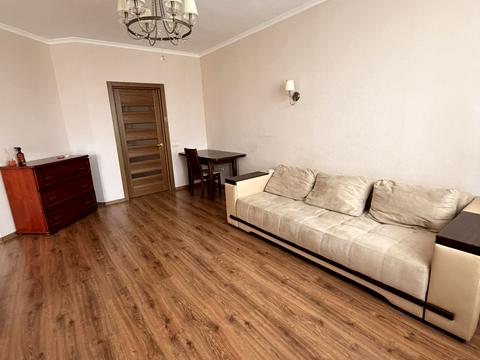 квартира за адресою Анни Ахматової вул., 30