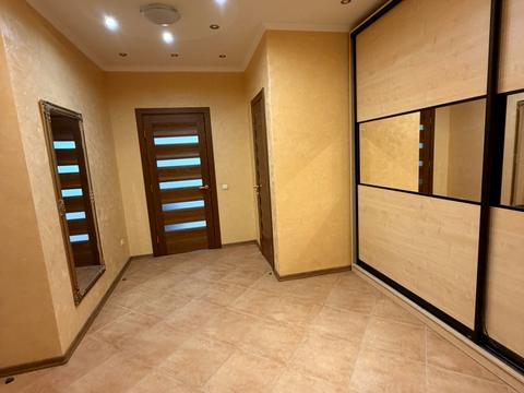 квартира за адресою Анни Ахматової вул., 30