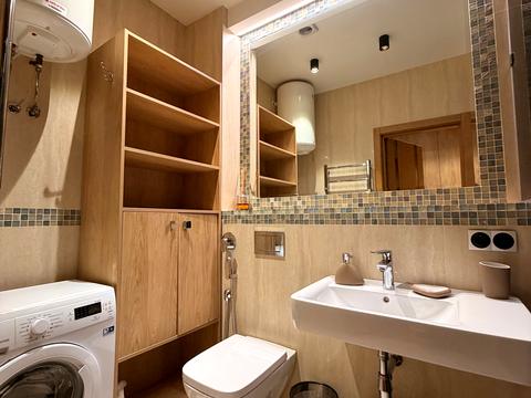 квартира за адресою Дмитра Луценка вул. (Крейсера "Аврора"), 8