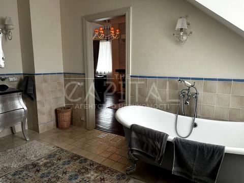 будинок за адресою смт. Козин, Столичне шосе, 149 