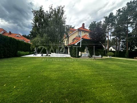 будинок за адресою смт. Козин, Столичне шосе, 149 