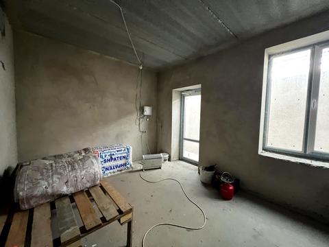 комерційна за адресою смт. Гостомель, Українська, 12