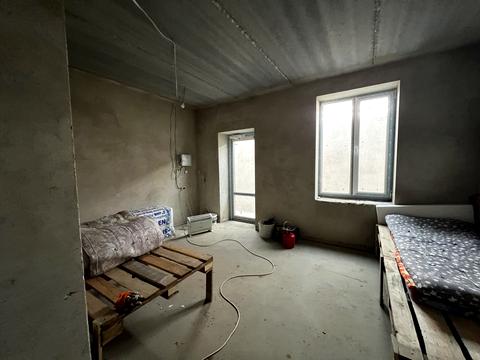 комерційна за адресою смт. Гостомель, Українська, 12