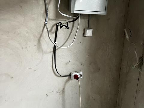 комерційна за адресою смт. Гостомель, Українська, 12