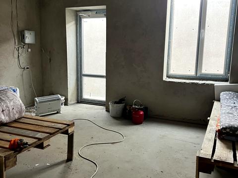 комерційна за адресою смт. Гостомель, Українська, 12