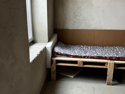 комерційна за адресою смт. Гостомель, Українська, 12