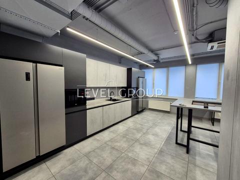 комерційна за адресою Золотоустівська вул., 3