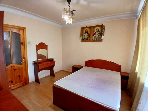 квартира за адресою Гната Хоткевича вул., 16