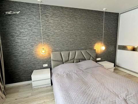 квартира за адресою Василя Стуса вул., (Будинок 4)