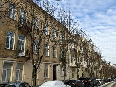 комерційна за адресою Мирона Тарнавського вул. (Кутузова), 32