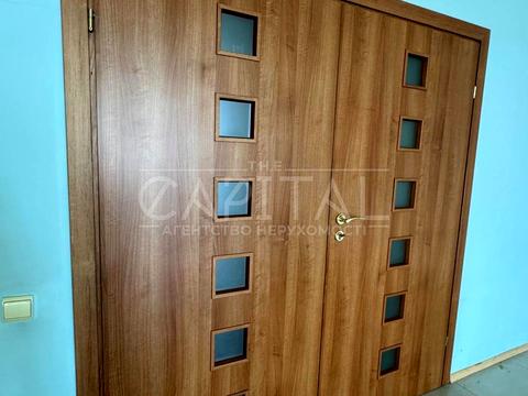 комерційна за адресою Лесі Українки бульв., 34
