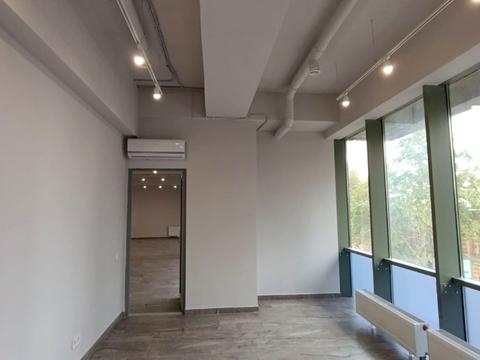 комерційна за адресою Мечникова вул., 11