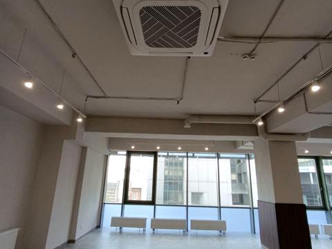 комерційна за адресою Мечникова вул., 11