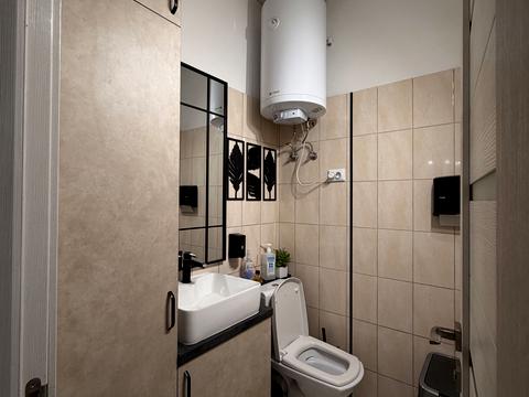 комерційна за адресою Перемоги вул., 8/4