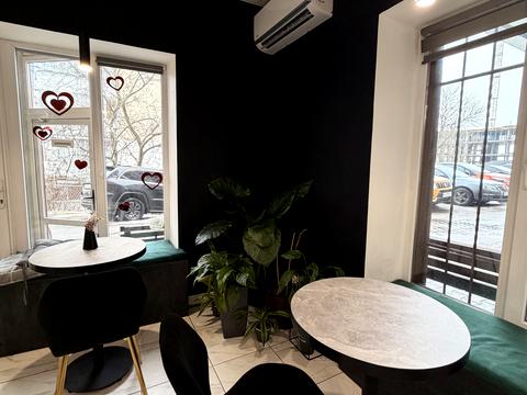 коммерческая по адресу Перемоги ул., 8/4