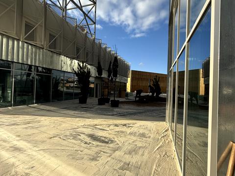 коммерческая по адресу Киевская ул., 1