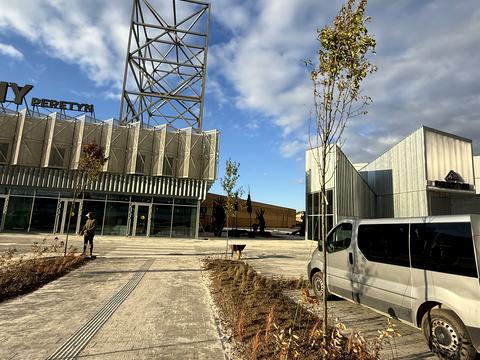 коммерческая по адресу Киевская ул., 1