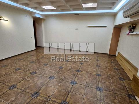 комерційна за адресою Авіаконструктора Антонова вул., 3