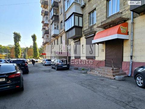 комерційна за адресою Авіаконструктора Антонова вул., 3