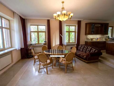 будинок за адресою Озерна