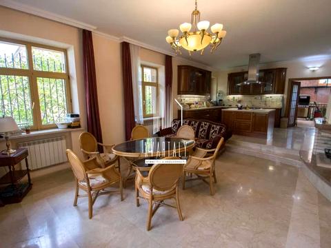 будинок за адресою Озерна