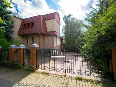 будинок за адресою Озерна